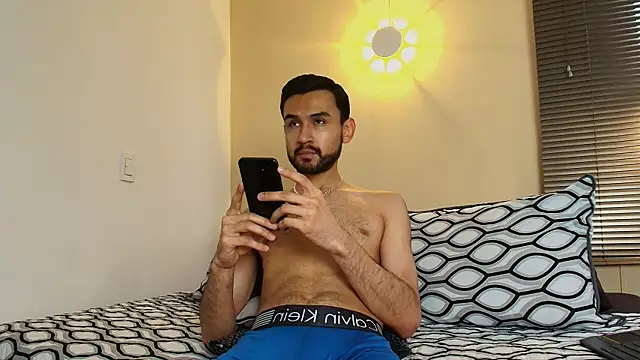 Axel Moon S online show from December 13, 2025, 7:53 pm