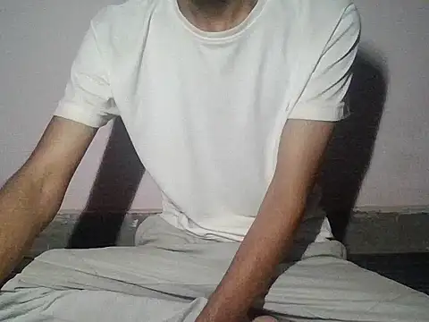 Snapshot of ash706339 chatting on September 15, 2025, 12:21 am ash706339 online show from September 15, 2025, 12:21 am