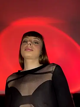 BabyBee  online show from November 20, 2025, 7:13 pm