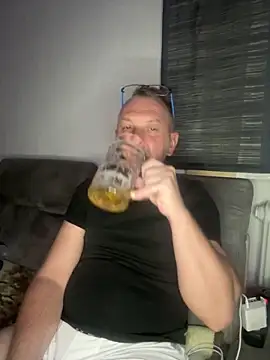 Snapshot of niezlomny75 chatting on September 17, 2025, 7:26 pm niezlomny75 online show from September 17, 2025, 7:26 pm