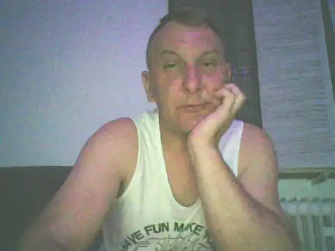 Snapshot of niezlomny75 chatting on September 21, 2025, 11:17 pm niezlomny75 online show from September 21, 2025, 11:17 pm
