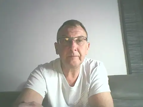 Snapshot of niezlomny75 chatting on September 24, 2025, 10:57 pm niezlomny75 online show from September 24, 2025, 10:57 pm