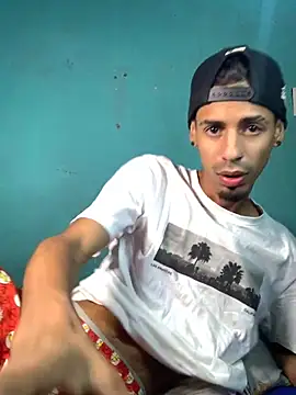 Snapshot of Alexx_1214 chatting on September 15, 2025, 12:54 am Alexx 1214 online show from September 15, 2025, 12:54 am