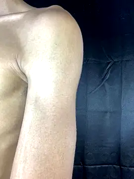 Snapshot of Alexx_1214 chatting on October 7, 2025, 4:59 pm Alexx 1214 online show from October 7, 2025, 4:59 pm