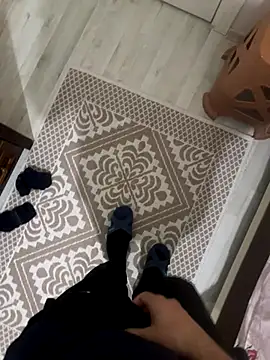 LAZ3R1 online show from November 18, 2025, 10:25 pm