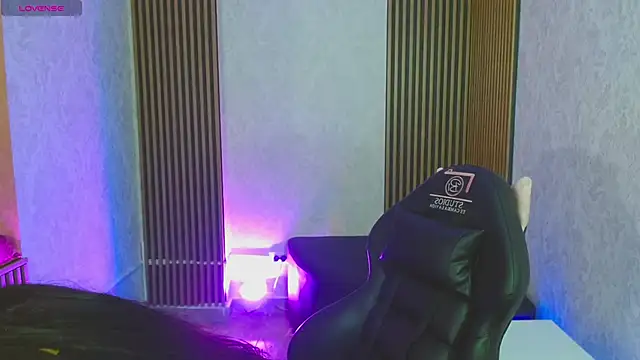 Miagates tay online show from November 3, 2025, 3:08 am