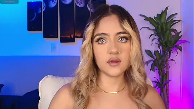 Snapshot of MaryMoon_ chatting on November 30, 2025, 1:53 am MaryMoon online show from November 30, 2025, 1:53 am