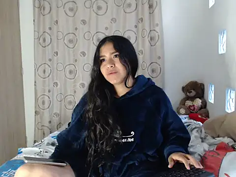 Pamela mua online show from September 20, 2025, 11:00 am