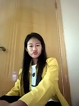 Snapshot of luy-xinh02 chatting on September 19, 2025, 2:35 am luy-xinh02 online show from September 19, 2025, 2:35 am