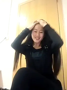 Snapshot of luy-xinh02 chatting on November 13, 2025, 11:42 am luy-xinh02 online show from November 13, 2025, 11:42 am