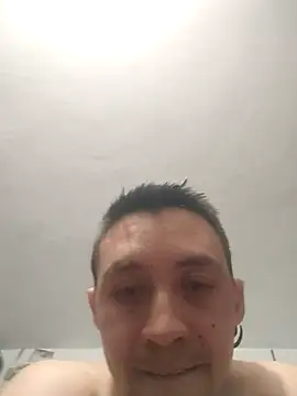 Snapshot of eslabon19 chatting on September 30, 2025, 4:06 am eslabon19 online show from September 30, 2025, 4:06 am