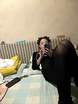 xiuchun100 online show from October 2, 2025, 3:41 pm