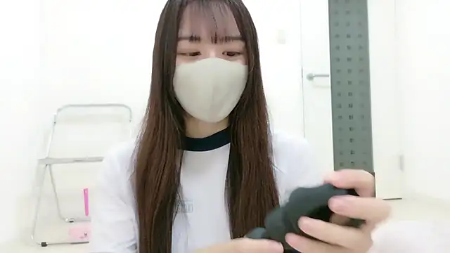  Mia land  online show from November 22, 2025, 1:10 pm