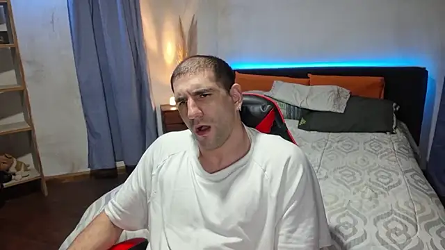 ObeyLust online show from November 30, 2025, 1:20 am