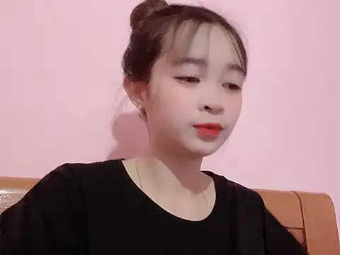 Snapshot of Suna7383 chatting on October 18, 2025, 5:25 pm Suna7383 online show from October 18, 2025, 5:25 pm