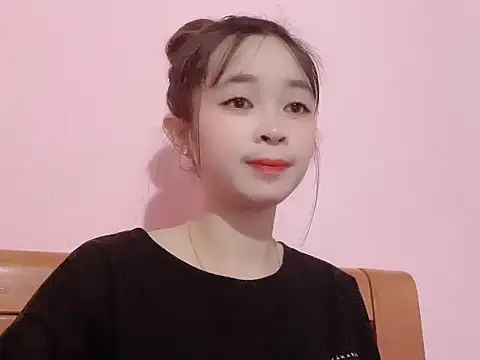Snapshot of Suna7383 chatting on October 23, 2025, 5:23 pm Suna7383 online show from October 23, 2025, 5:23 pm