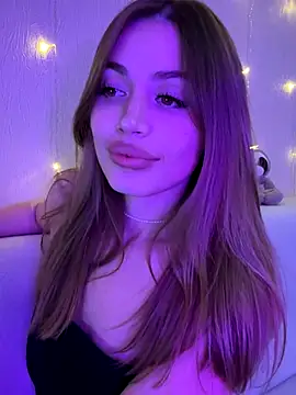 Elizabeth Tay online show from November 11, 2025, 5:24 pm