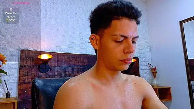 JhosuaVega online show from November 1, 2025, 10:56 pm