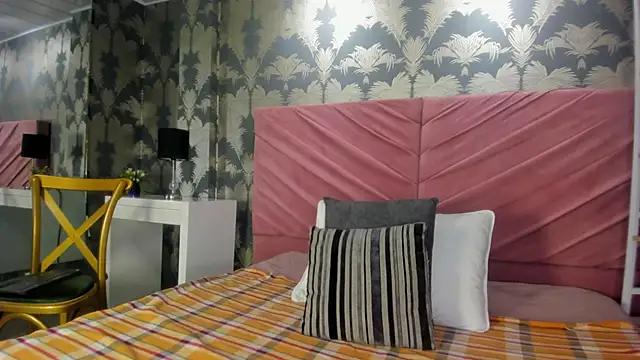 VictoriaQueen Fg online show from October 23, 2025, 12:59 pm