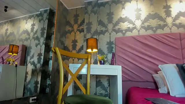 VictoriaQueen Fg online show from November 12, 2025, 1:22 pm