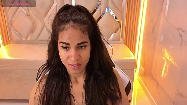 Maia Tx online show from December 5, 2025, 1:14 am