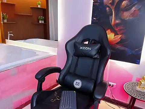 Snapshot of Isa_Rouse__ chatting on October 11, 2025, 3:06 am Isa Rouse online show from October 11, 2025, 3:06 am