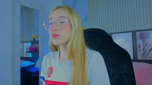 Snapshot of tokyoluu chatting on September 23, 2025, 10:13 pm tokyoluu online show from September 23, 2025, 10:13 pm