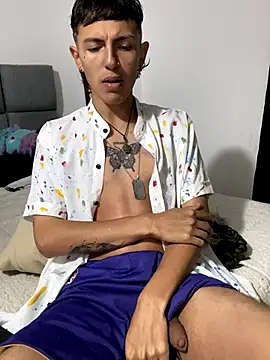 NaytonFreeman online show from September 18, 2025, 2:35 am