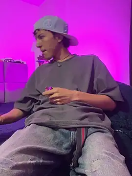 NaytonFreeman online show from November 6, 2025, 11:33 am