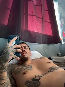 Snapshot of busnfatnutsLildee chatting on November 25, 2025, 5:13 pm busnfatnutsLildee online show from November 25, 2025, 5:13 pm