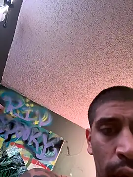 Snapshot of busnfatnutsLildee chatting on December 5, 2025, 2:20 am busnfatnutsLildee online show from December 5, 2025, 2:20 am