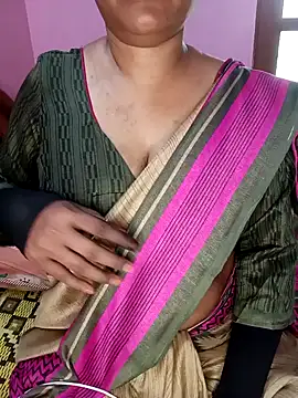 Snapshot of KannadaTamilTeluguBeauty chatting on November 15, 2025, 6:44 am KannadaTamilTeluguBeauty online show from November 15, 2025, 6:44 am