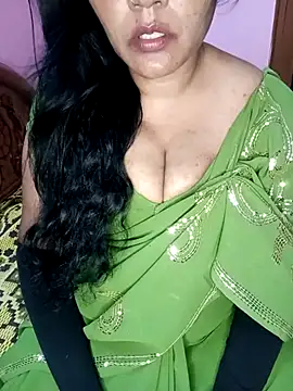 Snapshot of KannadaTamilTeluguBeauty chatting on November 15, 2025, 6:48 pm KannadaTamilTeluguBeauty online show from November 15, 2025, 6:48 pm