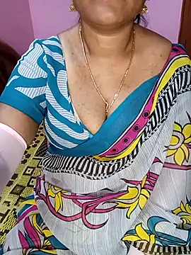 Snapshot of KannadaTamilTeluguBeauty chatting on December 1, 2025, 2:44 pm KannadaTamilTeluguBeauty online show from December 1, 2025, 2:44 pm