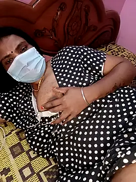 Snapshot of KannadaTamilTeluguBeauty chatting on December 4, 2025, 12:09 am KannadaTamilTeluguBeauty online show from December 4, 2025, 12:09 am