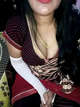 Snapshot of KannadaTamilTeluguBeauty chatting on December 5, 2025, 5:42 pm KannadaTamilTeluguBeauty online show from December 5, 2025, 5:42 pm