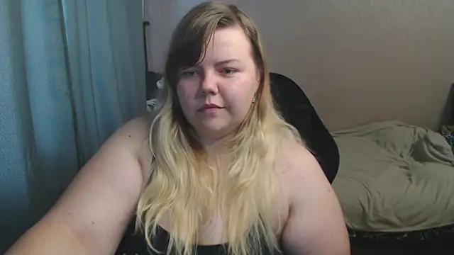 Snapshot of AsmiTKeyn chatting on October 9, 2025, 3:15 am AsmiTKeyn online show from October 9, 2025, 3:15 am