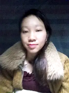 bonnie-00 online show from December 4, 2025, 10:40 pm