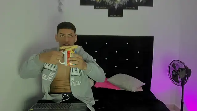 Snapshot of maykel_and_mike chatting on November 27, 2025, 9:44 am maykel and mike online show from November 27, 2025, 9:44 am