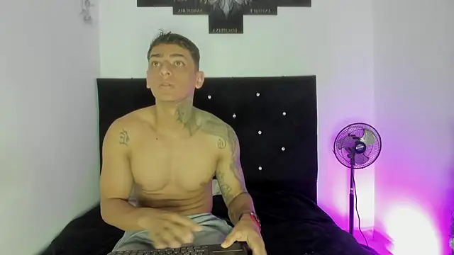 Snapshot of maykel_and_mike chatting on November 29, 2025, 11:02 am maykel and mike online show from November 29, 2025, 11:02 am