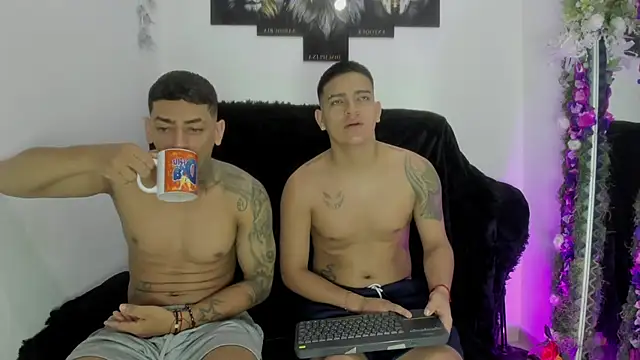 Snapshot of maykel_and_mike chatting on December 1, 2025, 10:31 am maykel and mike online show from December 1, 2025, 10:31 am