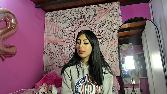 Snapshot of Missmoonstar chatting on September 17, 2025, 8:10 pm Missmoonstar online show from September 17, 2025, 8:10 pm