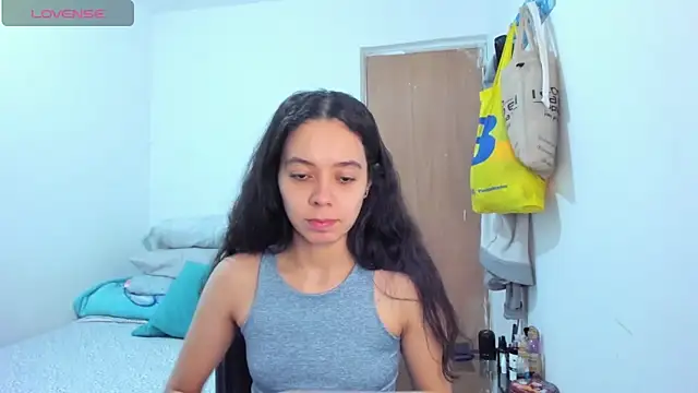 Snapshot of Annie_rosse1017 chatting on October 28, 2025, 4:16 am Annie rosse1017 online show from October 28, 2025, 4:16 am