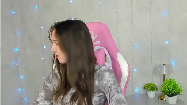 Amanda Reedd online show from October 7, 2025, 1:14 am