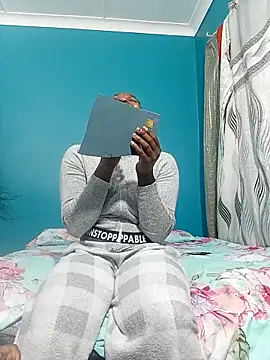 BlondieBitch online show from November 16, 2025, 5:07 pm