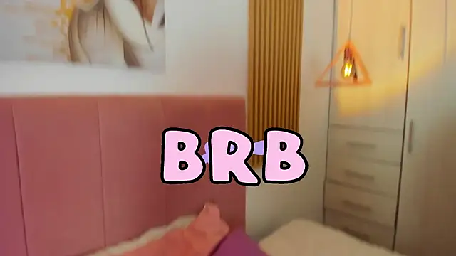 Snapshot of KoraRousee chatting on October 12, 2025, 3:44 pm KoraRousee online show from October 12, 2025, 3:44 pm