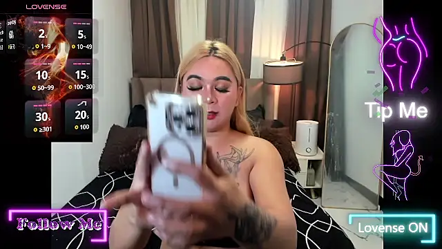 Snapshot of LusciousZenaiahx chatting on October 14, 2025, 9:10 am LusciousZenaiahx online show from October 14, 2025, 9:10 am