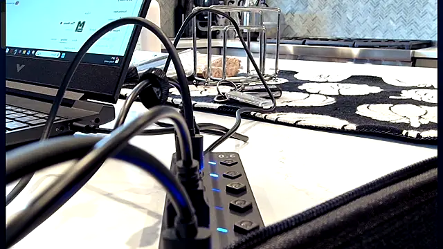 3totangox online show from November 7, 2025, 7:25 pm