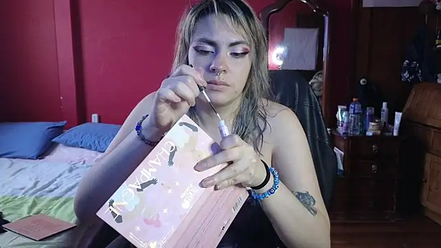 AlissaSpellman online show from December 18, 2025, 8:04 pm