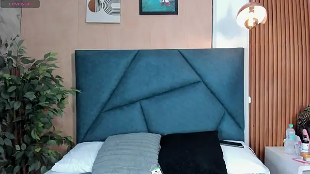 VictoriaHarriss online show from November 11, 2025, 12:38 pm